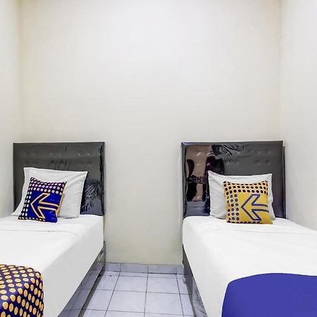 Oyo Life 91374 Asia Stay Semarang Syariah מראה חיצוני תמונה