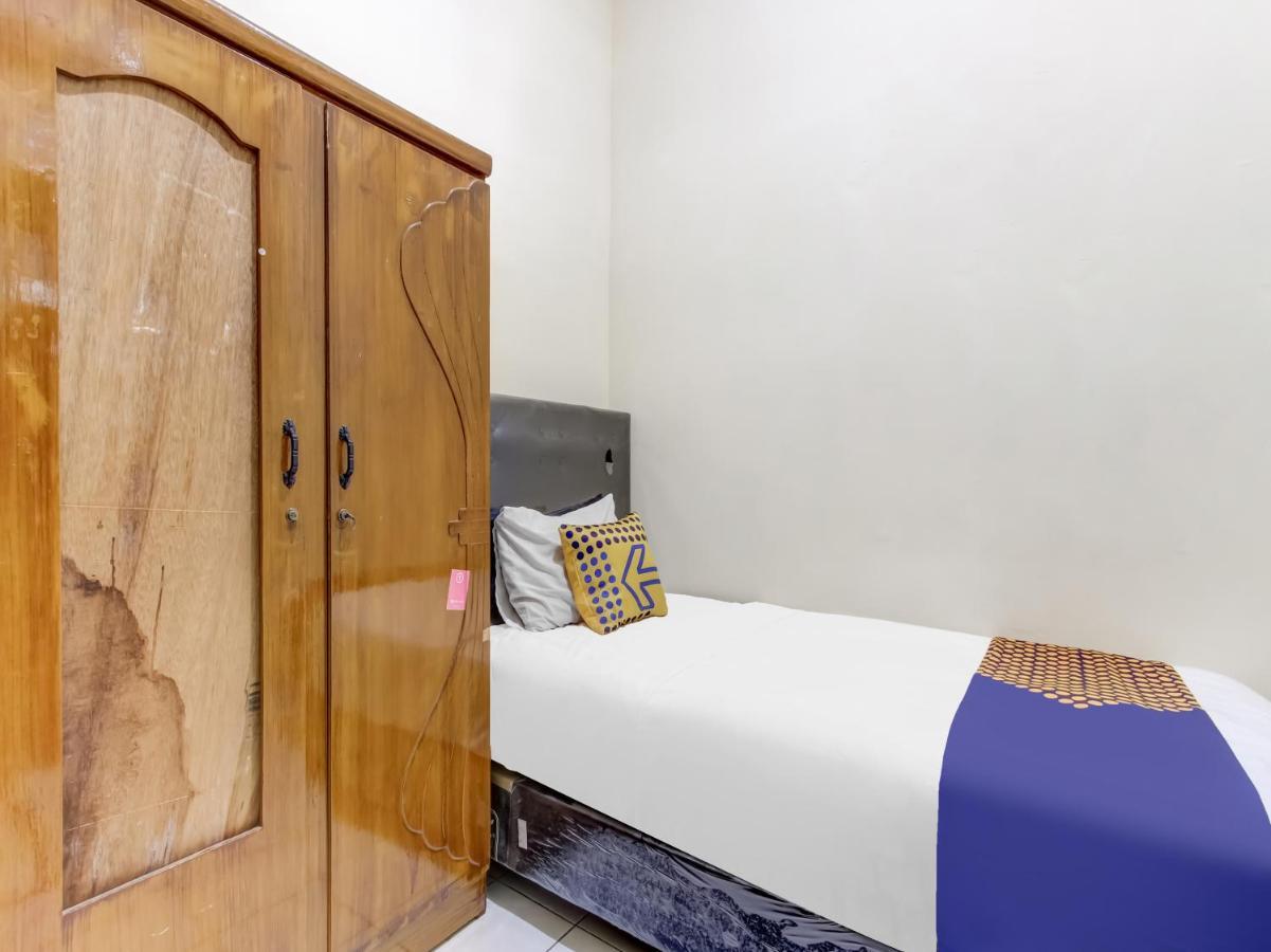 Oyo Life 91374 Asia Stay Semarang Syariah מראה חיצוני תמונה