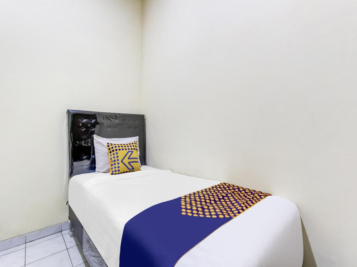 Oyo Life 91374 Asia Stay Semarang Syariah מראה חיצוני תמונה