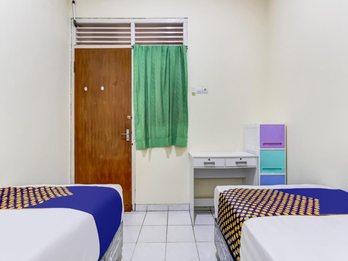 Oyo Life 91374 Asia Stay Semarang Syariah מראה חיצוני תמונה